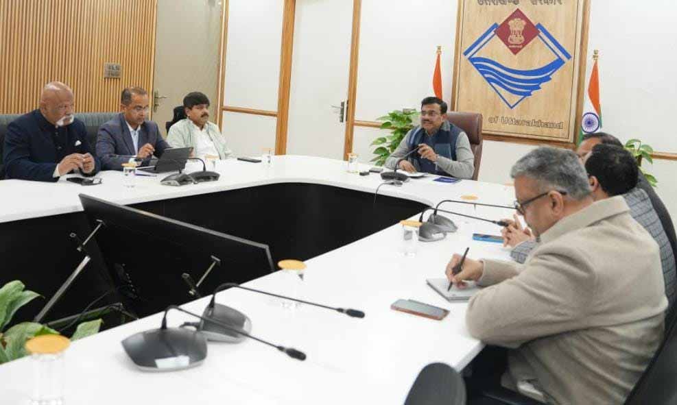 मुख्य सचिव वीडियोकॉन्फ्रेंसिंग के माध्यम से जिलाधिकारी से जुड़े