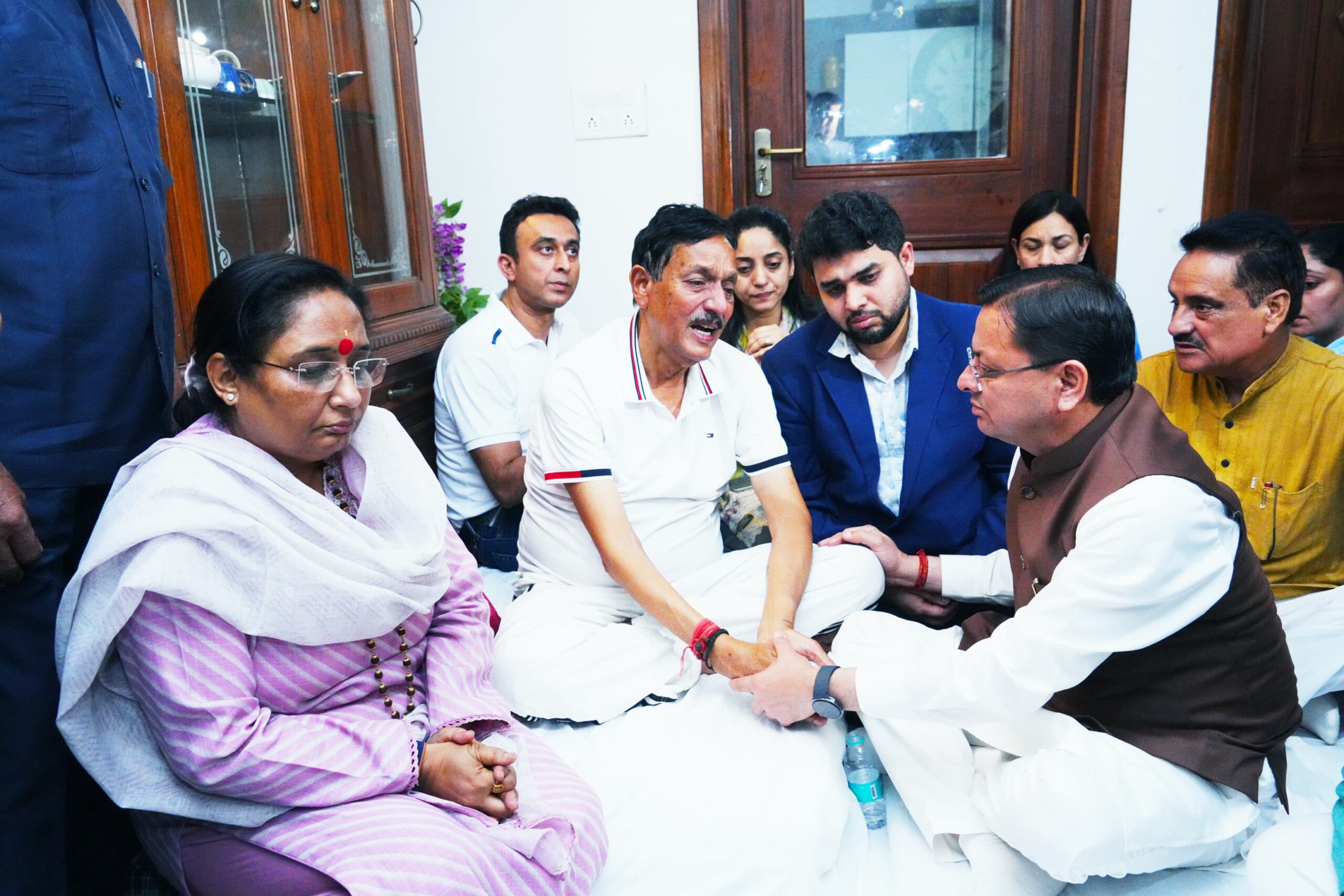 मुख्यमंत्री धामी ने दिवंगत निशानेबाज जसपाल राणा के आवास पहुंचकर व्यक्त की शोक संवेदना