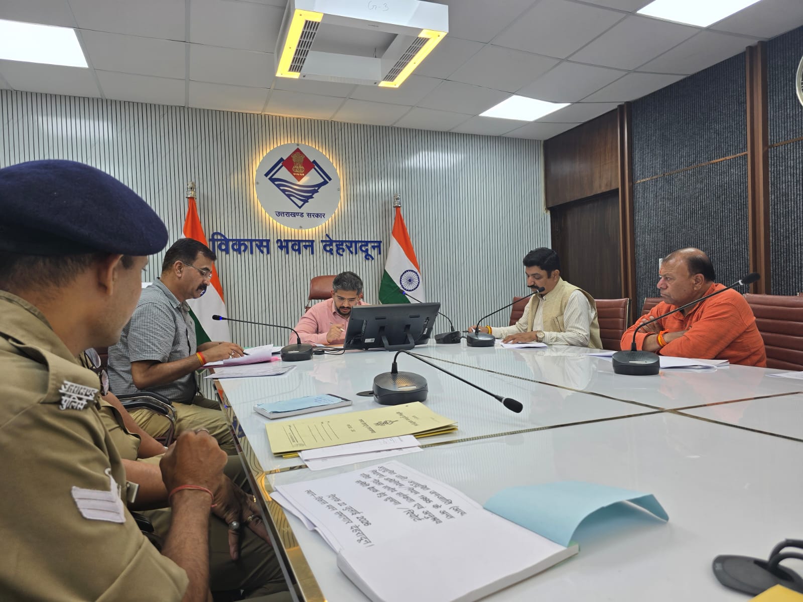 सीडीओ अभिनव शाह की अध्यक्षता में जिला स्तरीय सतर्कता एवं अनुश्रवण समिति की बैठक सम्पन्न